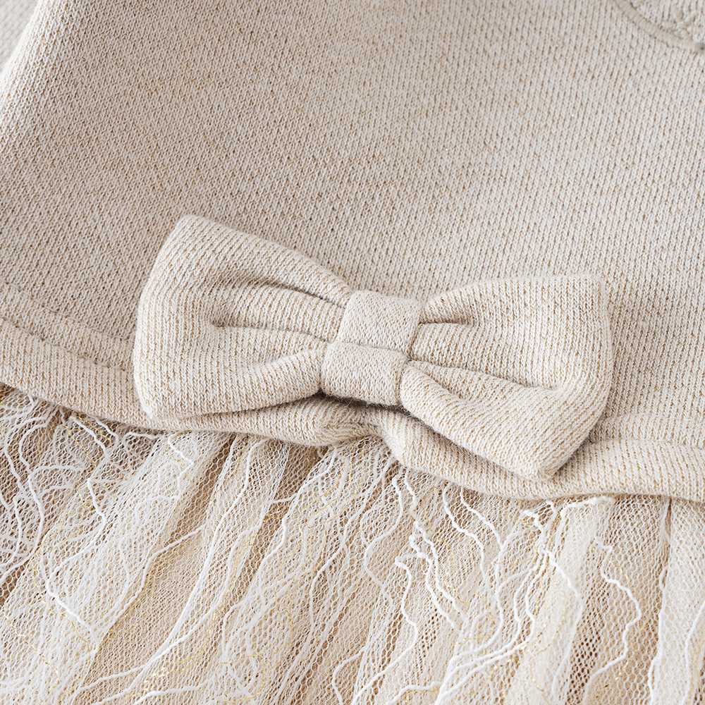 فستان من التول بأكمام طويلة