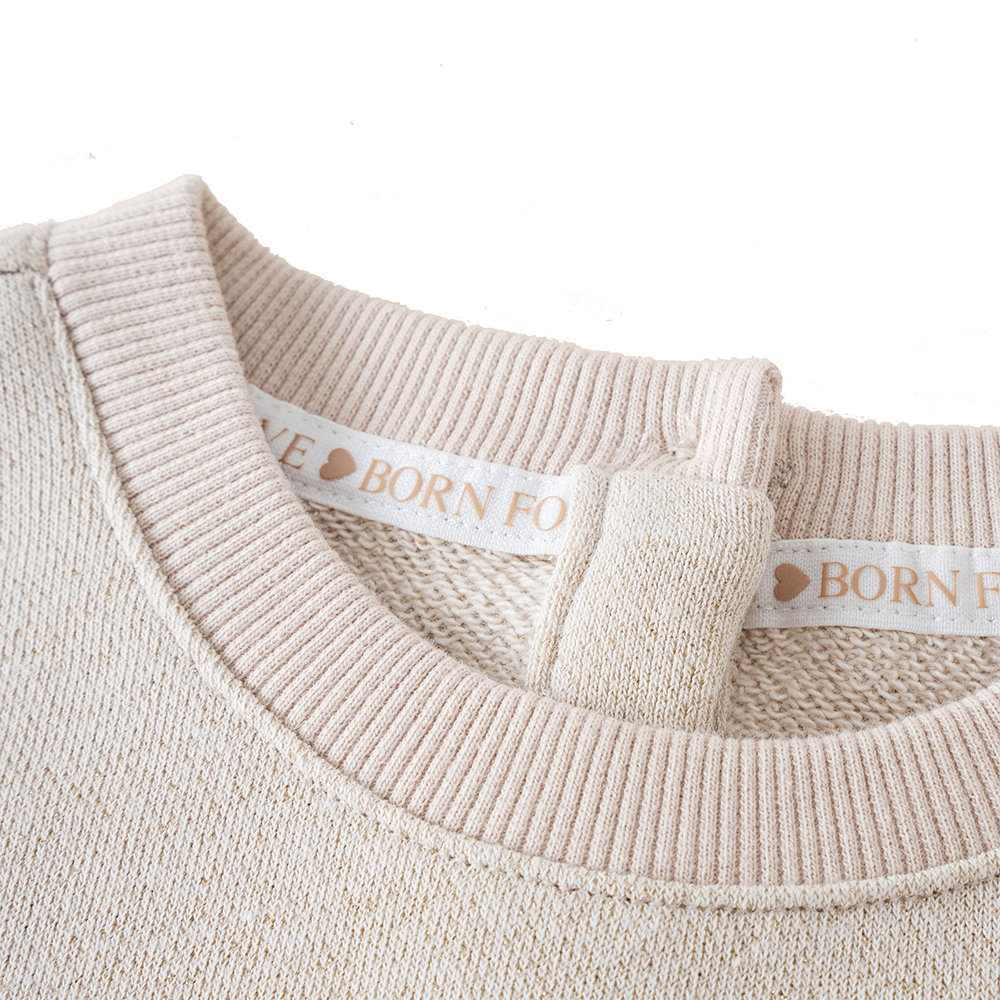 فستان من التول بأكمام طويلة